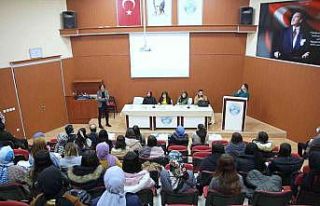 Üniversitede "Kadına Şiddete Birlikte Dur...