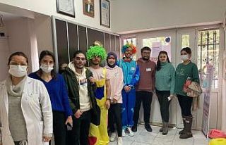 Üniversiteliler Özel Eğitimli Çocukların neşesi...