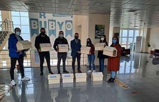 Üniversitelilerden sokak hayvanlarına destek