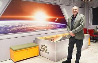 Ünlü astronot öğrencilerle buluştu