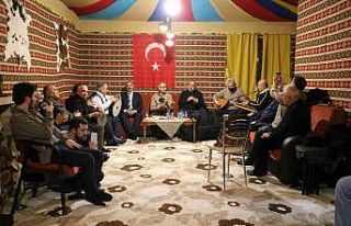 Unutulmaya yüz tutan asırlık geleneği yaşatıyorlar