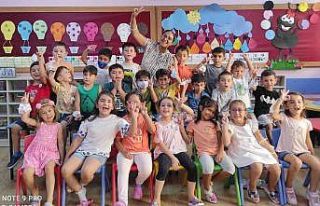 Üreten bir nesil yetiştirmek için dünya öğretmenleri...