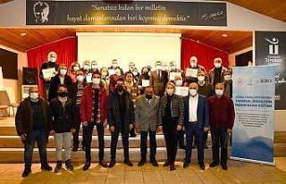Üreticilere meyve bahçe tesisi ve budama eğitimi