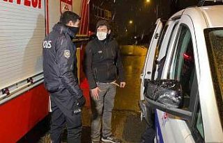 Üsküdar’da 2 kişi ısınmak için girdikleri...