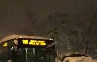 Üsküdar’da yolda kalan İETT otobüsünü otomobille...