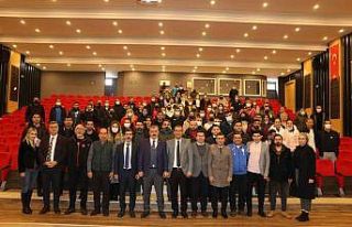 Uslu’dan başarılı antrenörlere teşekkür plaketi