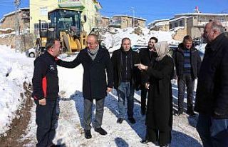 Usta ve Kavuş’tan kar ekiplerine sıcak çay ikramı