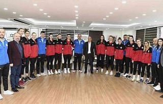 Uysal’dan Muratpaşa’nın Sultanlarına: “Antalya’mıza...