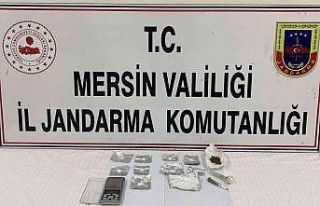 Uyuşturucu satan 4 kişi gözaltına alındı