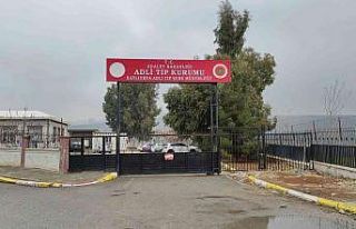 Üzerine benzin döküp kendini ateşe veren kadın...