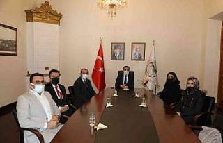 Vali Öksüz, Kazı Başkanı Arslan ile bir araya...