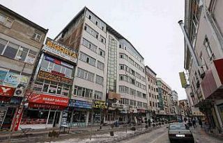 Van Büyükşehir Belediyesinin hasarlı iki hizmet...