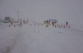 Van-Çatak karayolu trafiğe kapatıldı