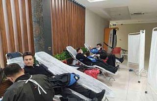 Van polisinden kan bağışı