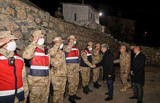 Van Valisi Bilmez, yeni yıla nöbette olan güvenlik...