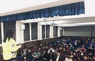 Van’da trafik polislerinin öğrencilere yönelik...