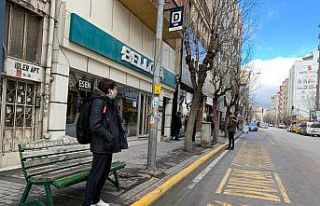 Vatandaşlar kapalı otobüs durağı istiyor
