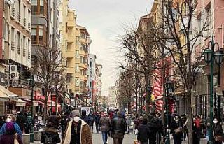 Vatandaşlar soğuk hava ve artan vakalara aldırış...