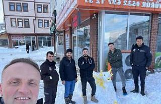 Veteriner hekimler kardan yapıp muayene etti