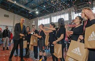 Voleybolda “Van’ın sultanları” şampiyon