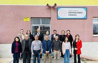 Yakakent’te Erdoğan Cebeci İlkokulu e-dergi çalışmasıyla...