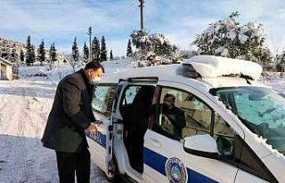 Yaşlı adamın yardımına zabıta ekipleri koştu