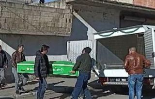 Yaşlı kadın yalnız yaşadığı evinde ölü bulundu