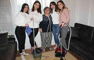 Yaşlı ve bakıma muhtaç insanlara öğrenci desteği