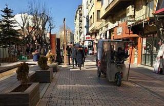 Yaya yollarında kural tanımayan motosikletler