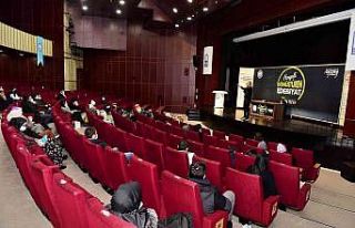 Yıldırımlı kitapseverler Tarık Tufan ile buluştu