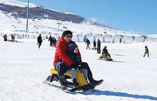 Yıldız Dağı’nda kar kalınlığı 1 metreyi...