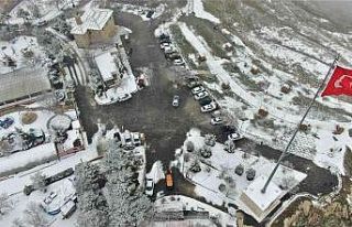 Yılın ilk karının yağdığı Harput’tan kartpostallık...