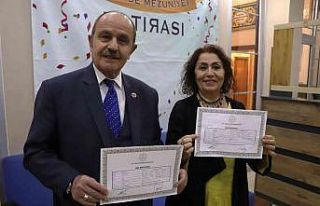 Yıllar sonra eğitimlerini tamamladılar: Biri 71,...