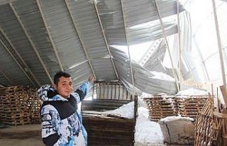 Yoğun kar genç girişimcinin fabrikasını harabeye...