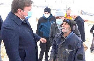 Yoğun kardan mandıra çöktü, 34 hayvan telef oldu