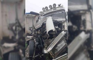 Yoğun sis beraberinde kaza getirdi
