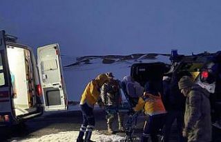 Yolda kalan vatandaşın yardım çağrısına jandarma...