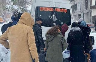 Yolda kalanlar otellere yerleştirildi