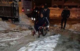 Yolda mahsur kalan engelli sporcular KYK yurduna yerleştirildi