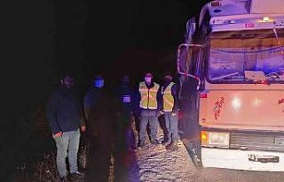 Yolunu kaybeden vatandaşların yardımına jandarma...