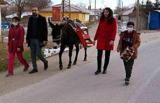 Yozgat’ta öğretmenler “Eşekli kütüphane”...