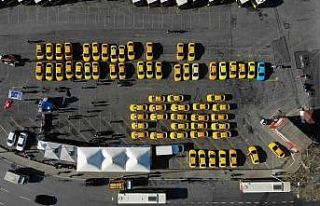 Yüzlerce taksici kontak kapatarak Üsküdar’da...