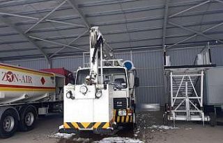 Zonguldak Havalimanı’nda pist temizleme çalışmaları...