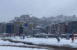 Zonguldak’ta kar kalınlığı 55 santimetreye ulaştı