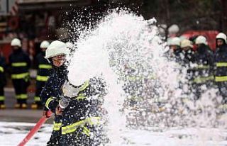 125 genç itfaiyecinin gerçeği aratmayan hazırlık...