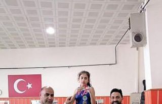 12 yaşındaki küçük kız memleketine şampiyon...