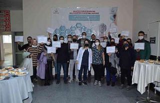 18 yoğun bakım hemşiresine sertifika