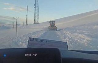 25 kilometrelik yolu 5 saatte aşıp hastaya ulaştılar