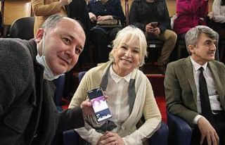 25 yıllık fotoğraf Lale Manço’yu duygulandırdı