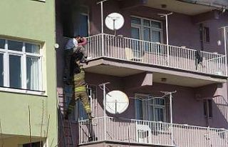 2 yaşındaki bebek ve annesi dumanların arasından...